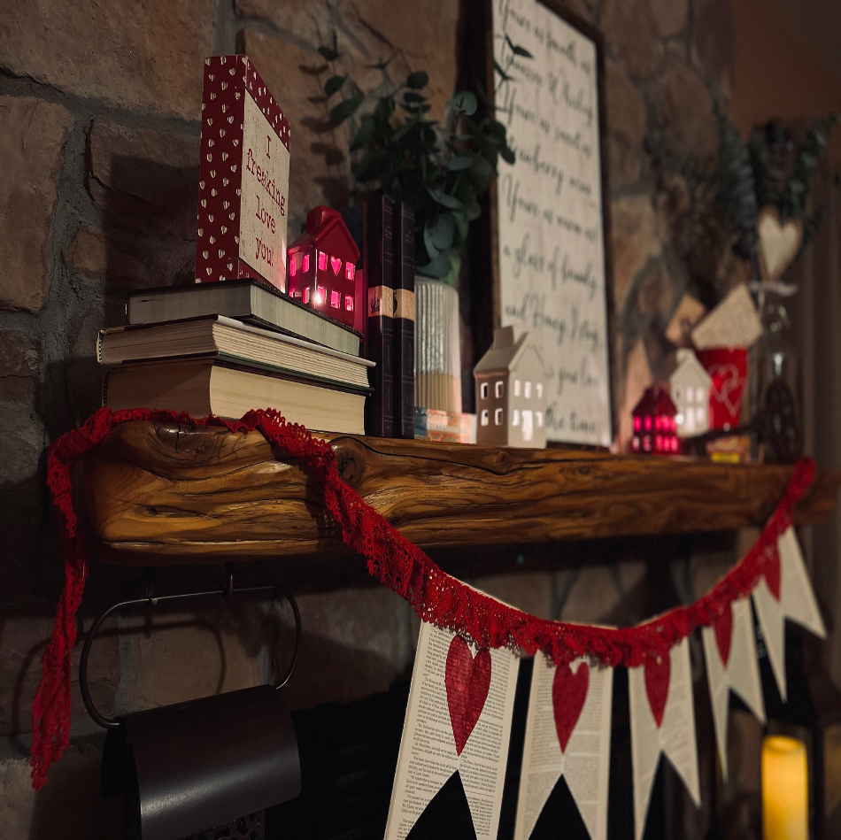 DIY Valentine’s Day&nbsp;Banner